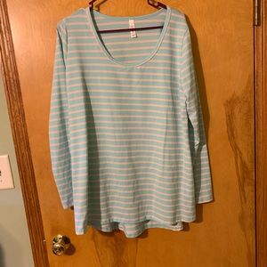 EUC LuLaRoe Lynnae Long Sleeve